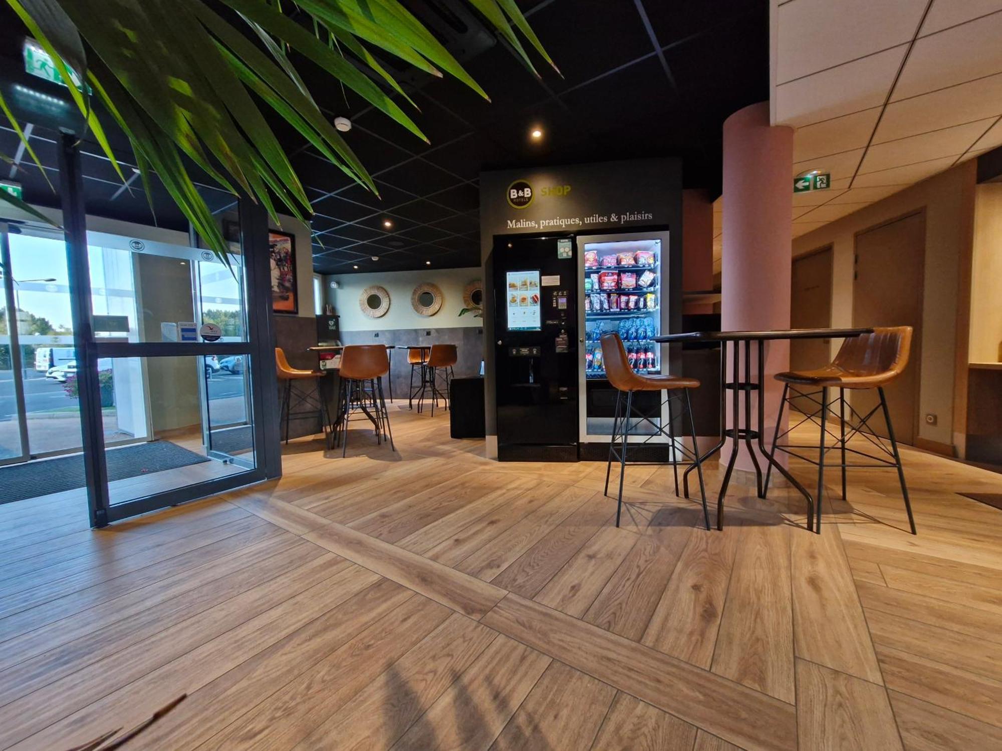 B&B Hotel Clermont-Ferrand Nord Riom Eksteriør billede