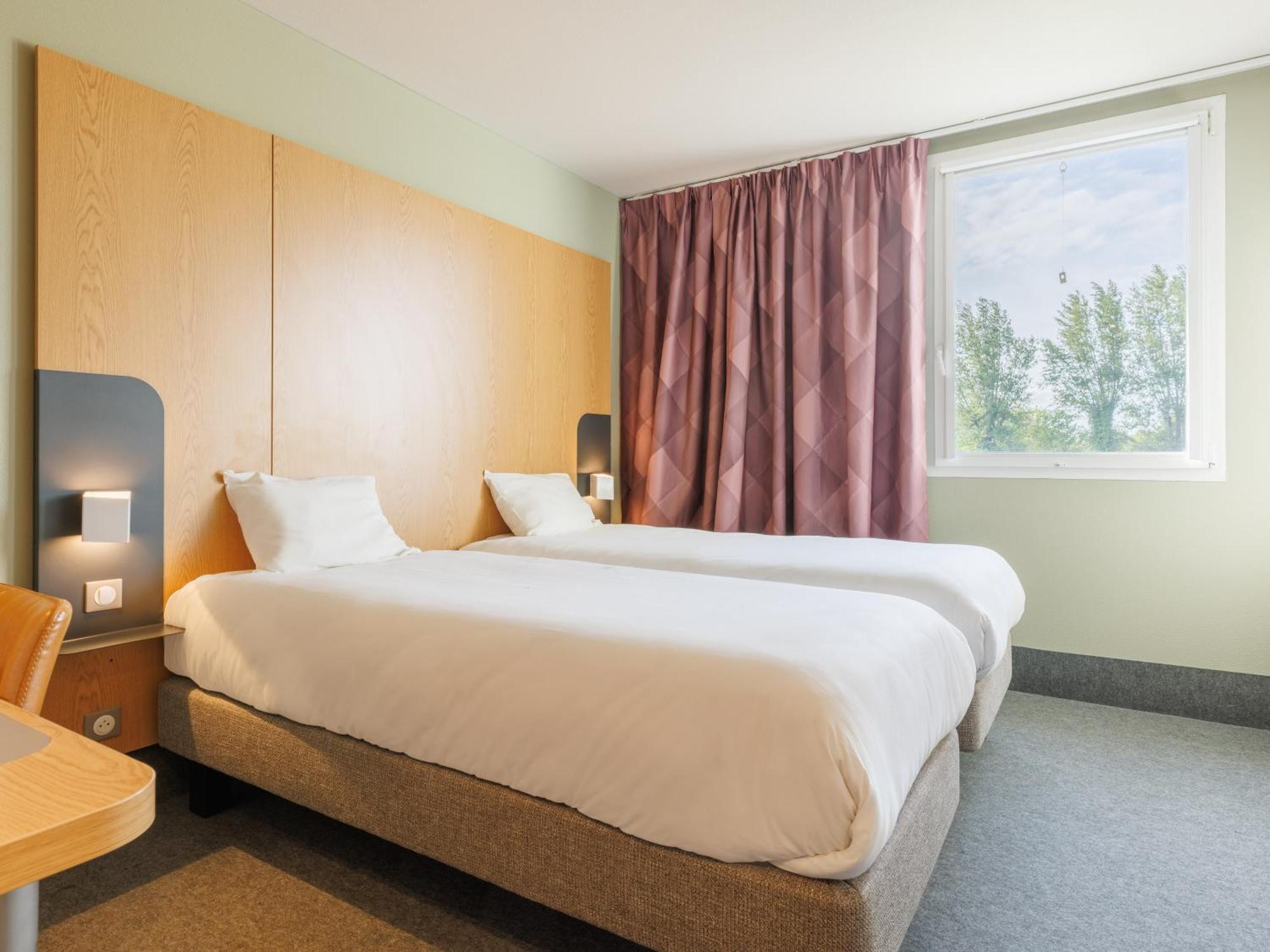 B&B Hotel Clermont-Ferrand Nord Riom Eksteriør billede