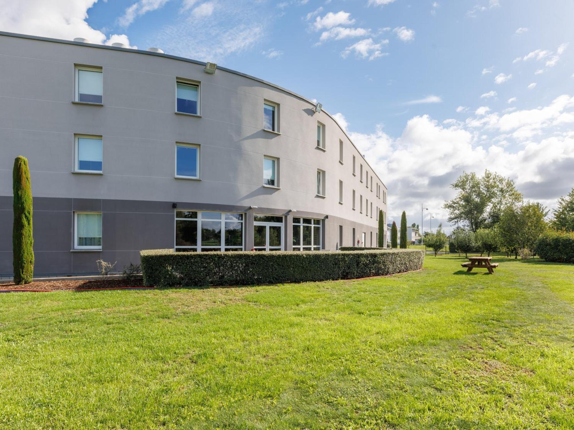 B&B Hotel Clermont-Ferrand Nord Riom Eksteriør billede