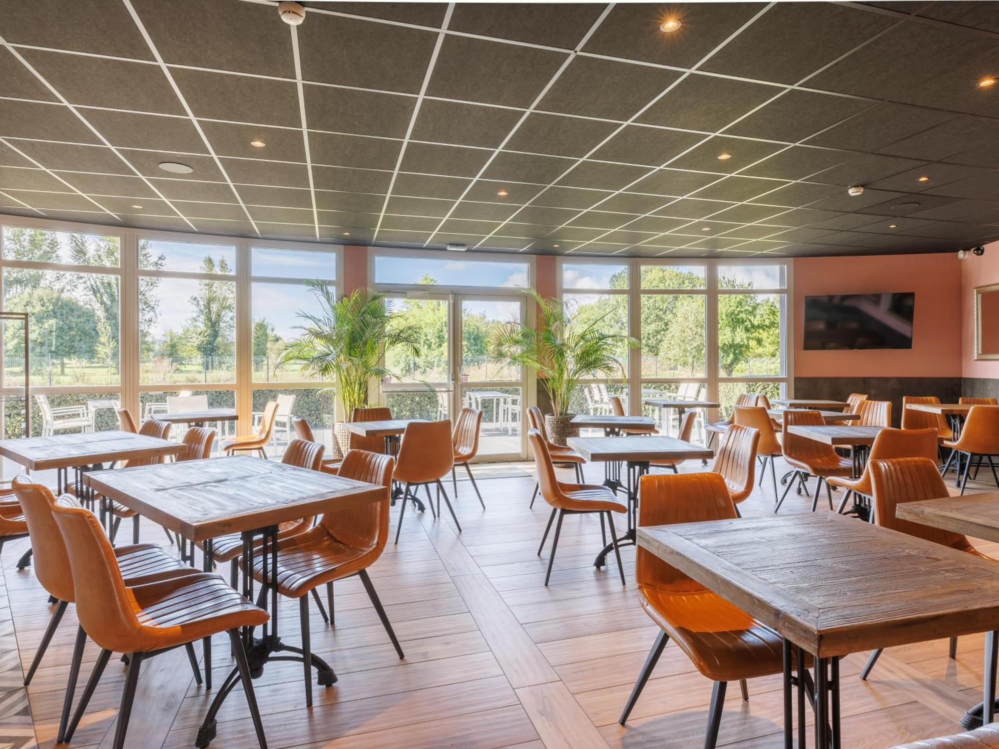 B&B Hotel Clermont-Ferrand Nord Riom Eksteriør billede