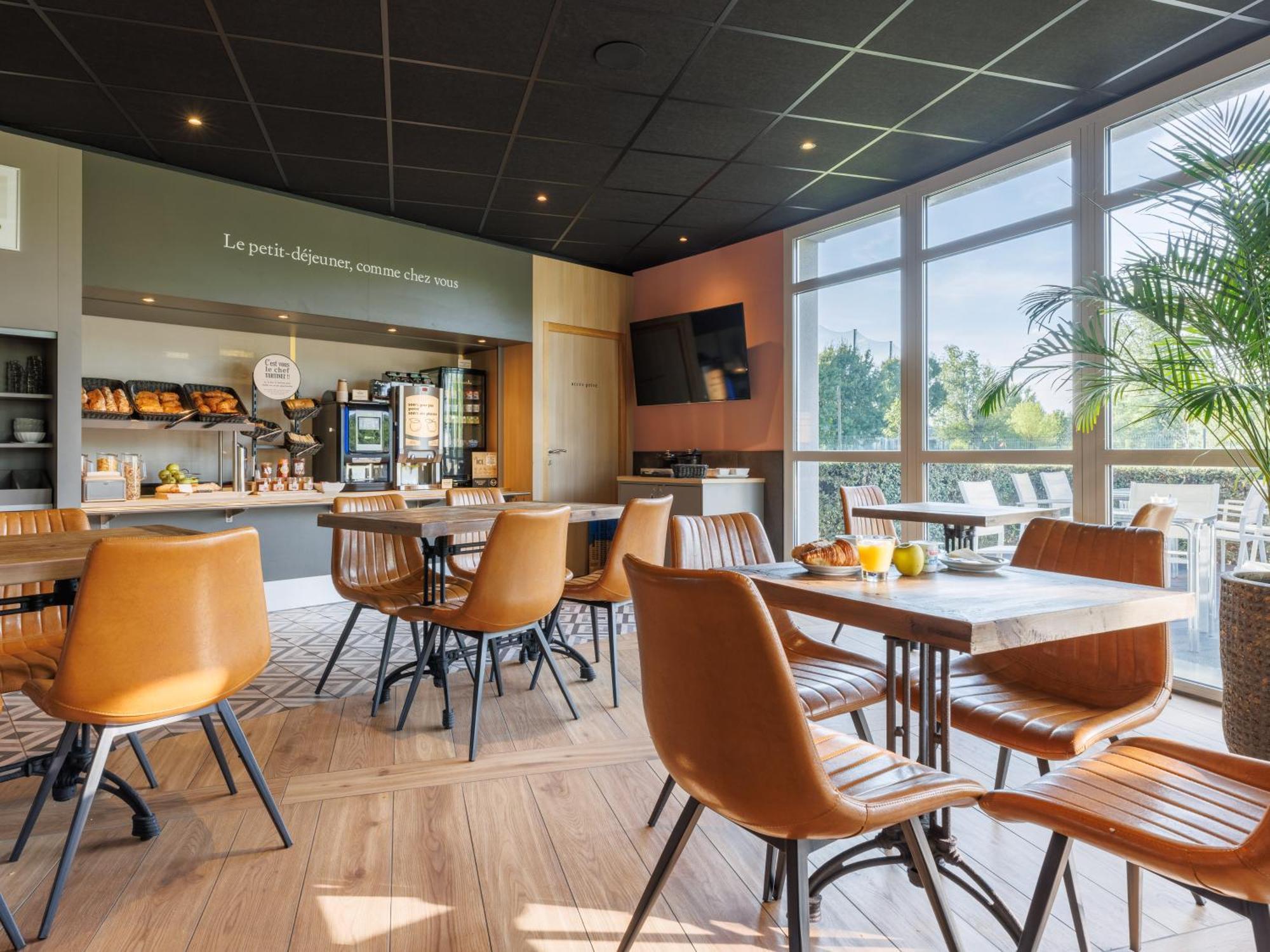 B&B Hotel Clermont-Ferrand Nord Riom Eksteriør billede
