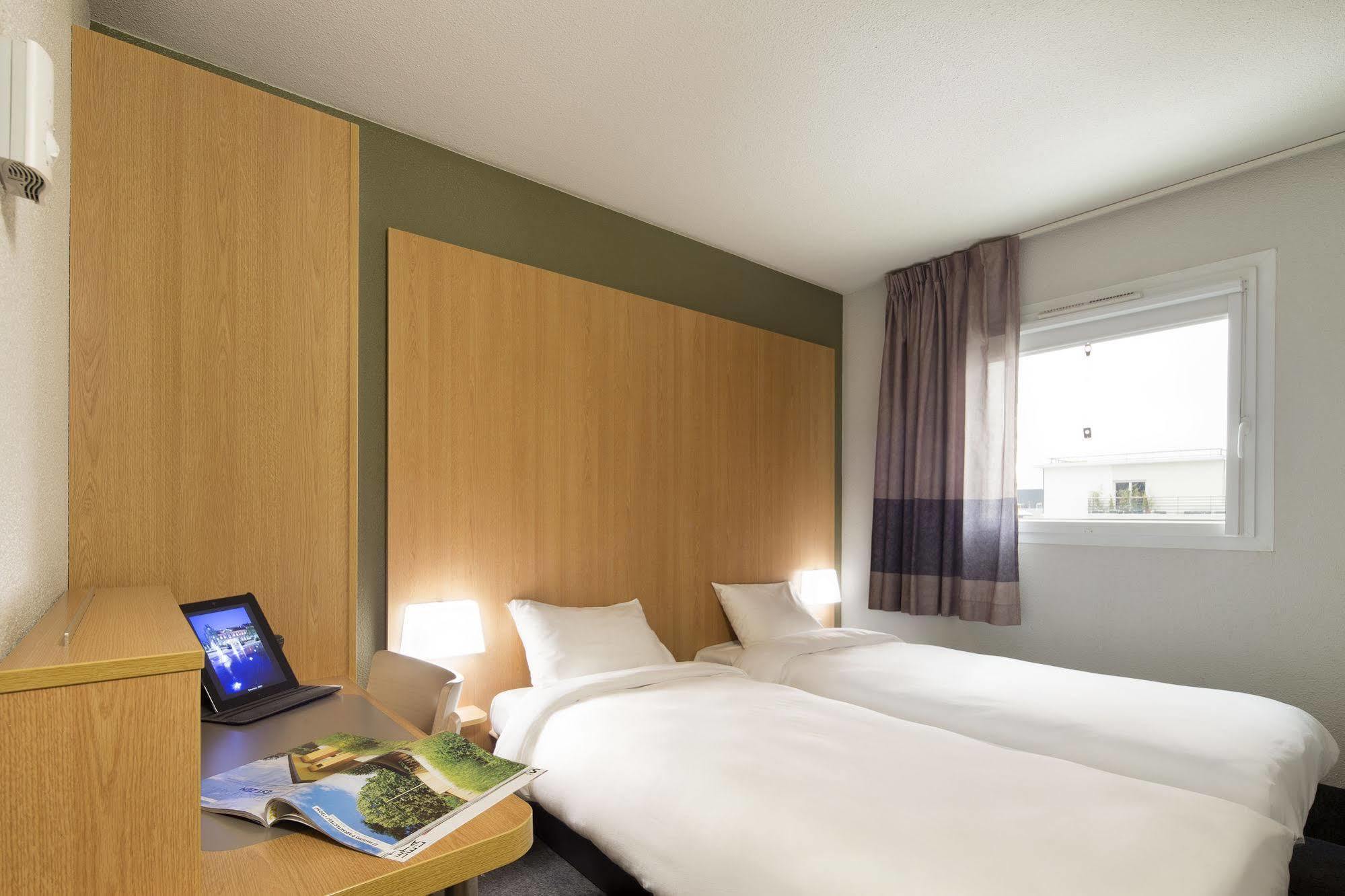 B&B Hotel Clermont-Ferrand Nord Riom Eksteriør billede